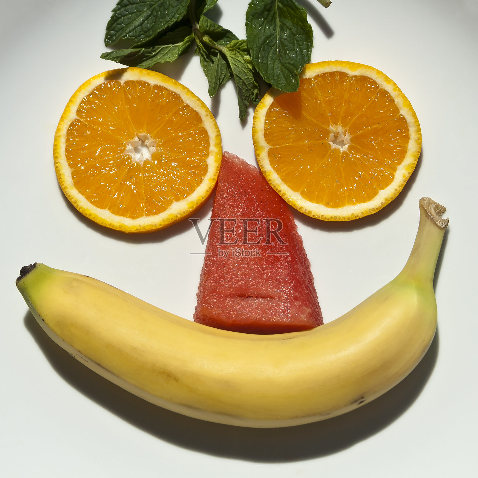 水果做的鬼脸照片摄影图片