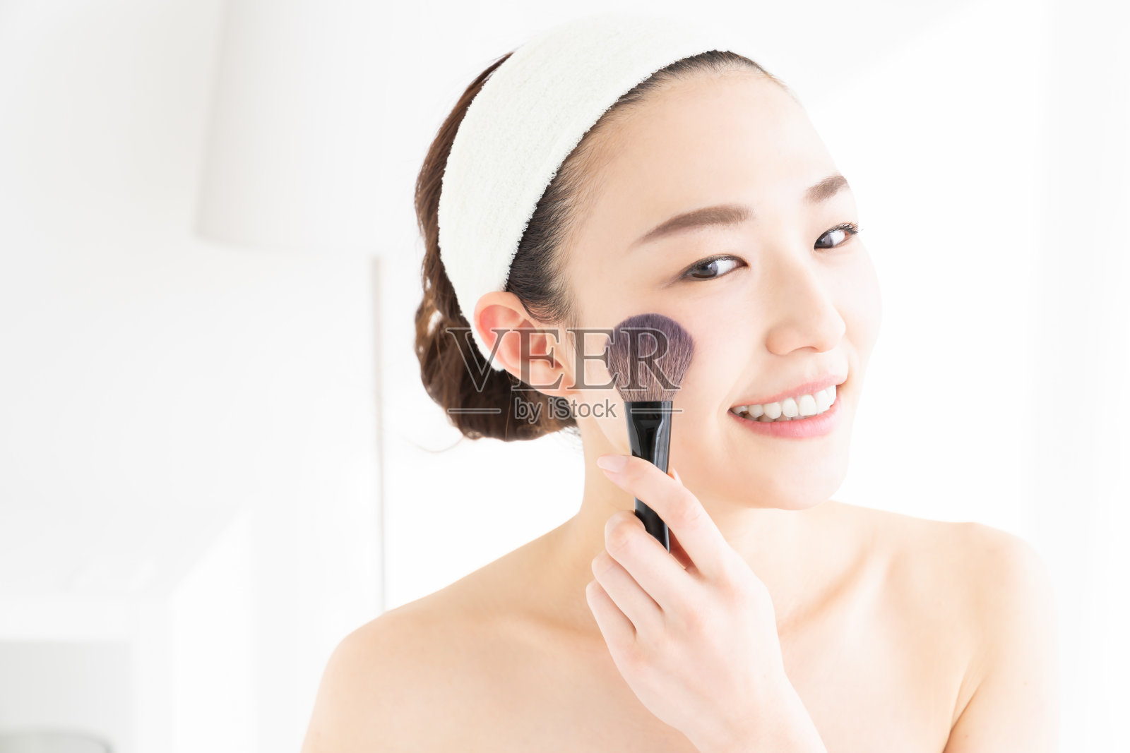 亚洲女性美丽形象，刷子，照片摄影图片