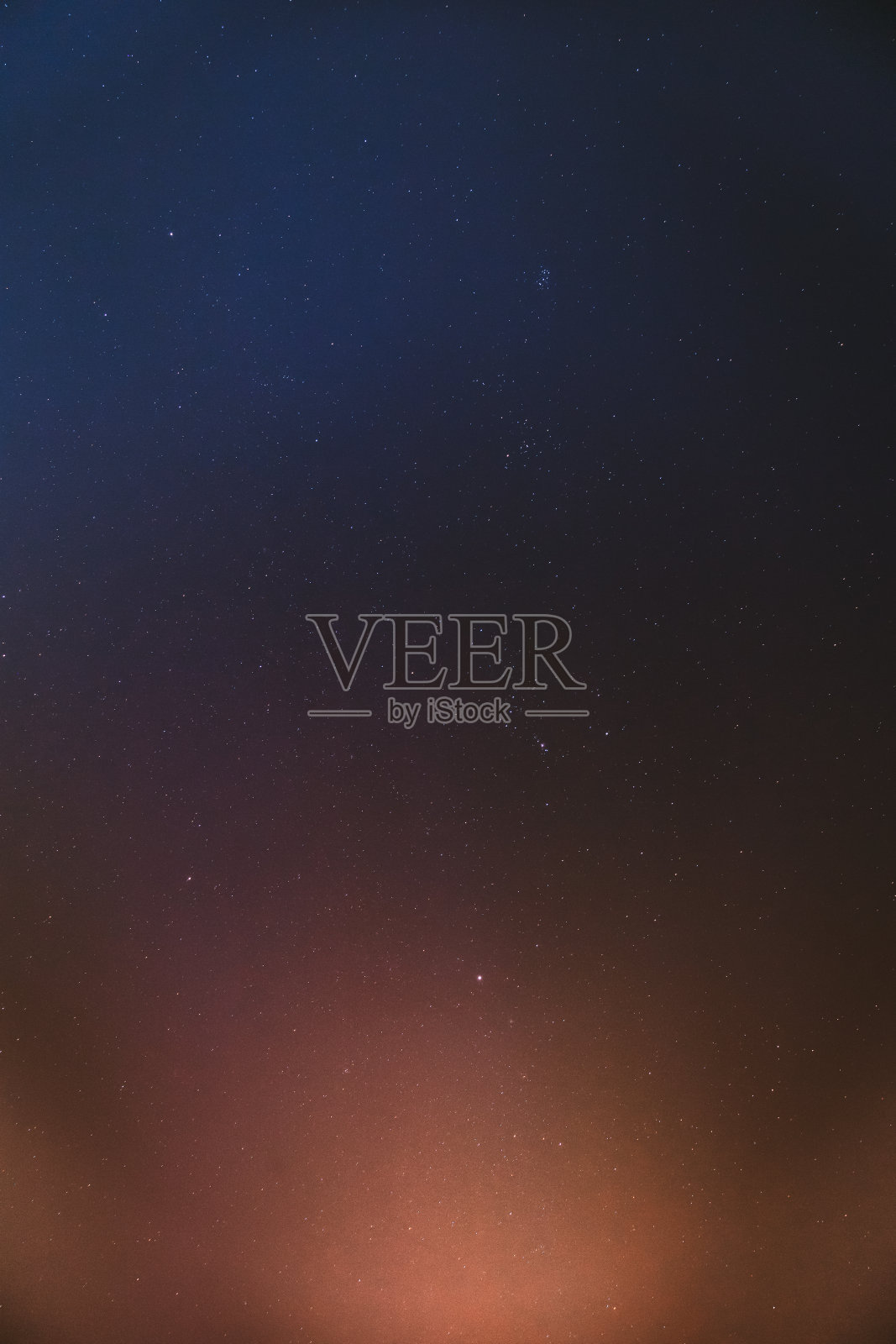 真正的五彩夜空之星。自然星空背景照片摄影图片