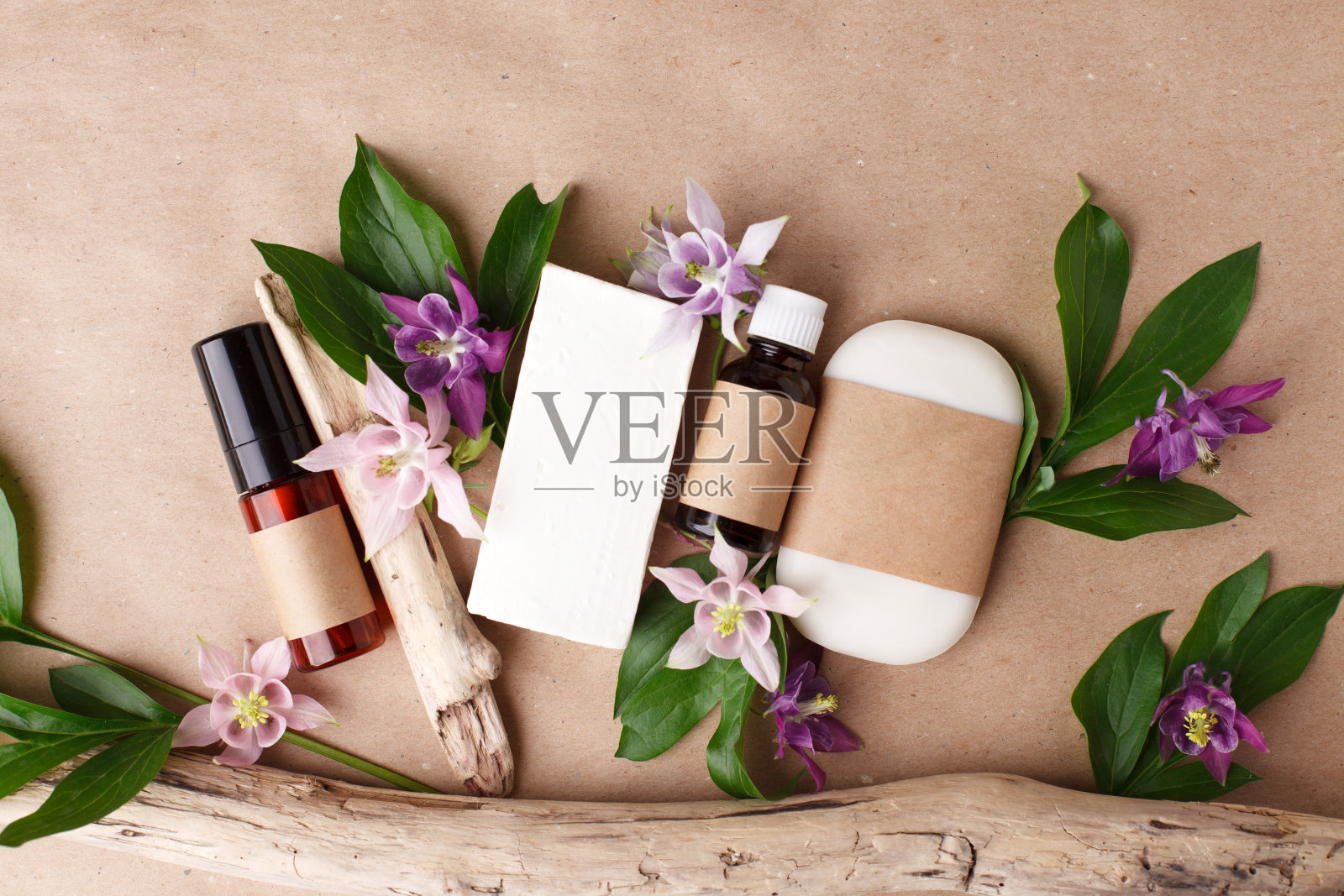 草药替代药物，模拟，环保可持续包装，注重自我护理照片摄影图片