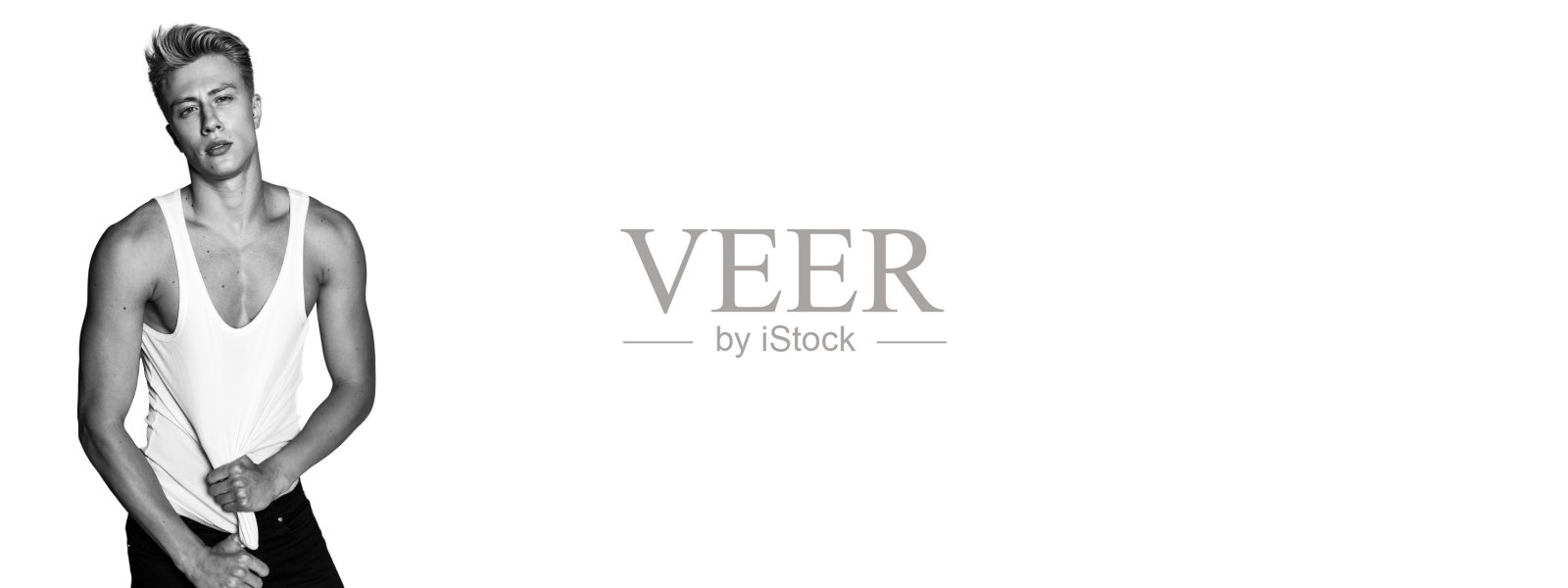 性感的赤膊男模特在白色的背景下调情照片摄影图片