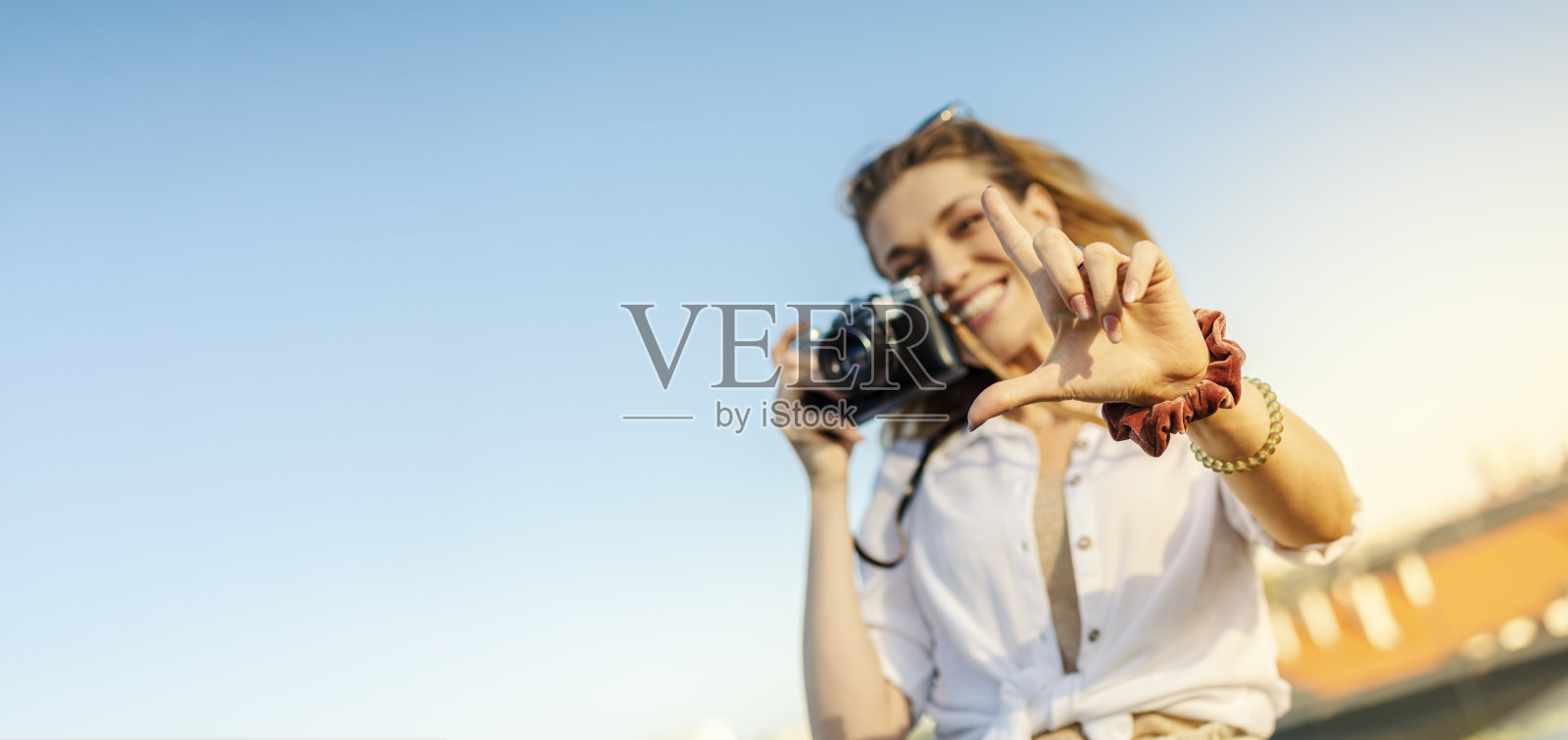 享受城市之旅照片摄影图片