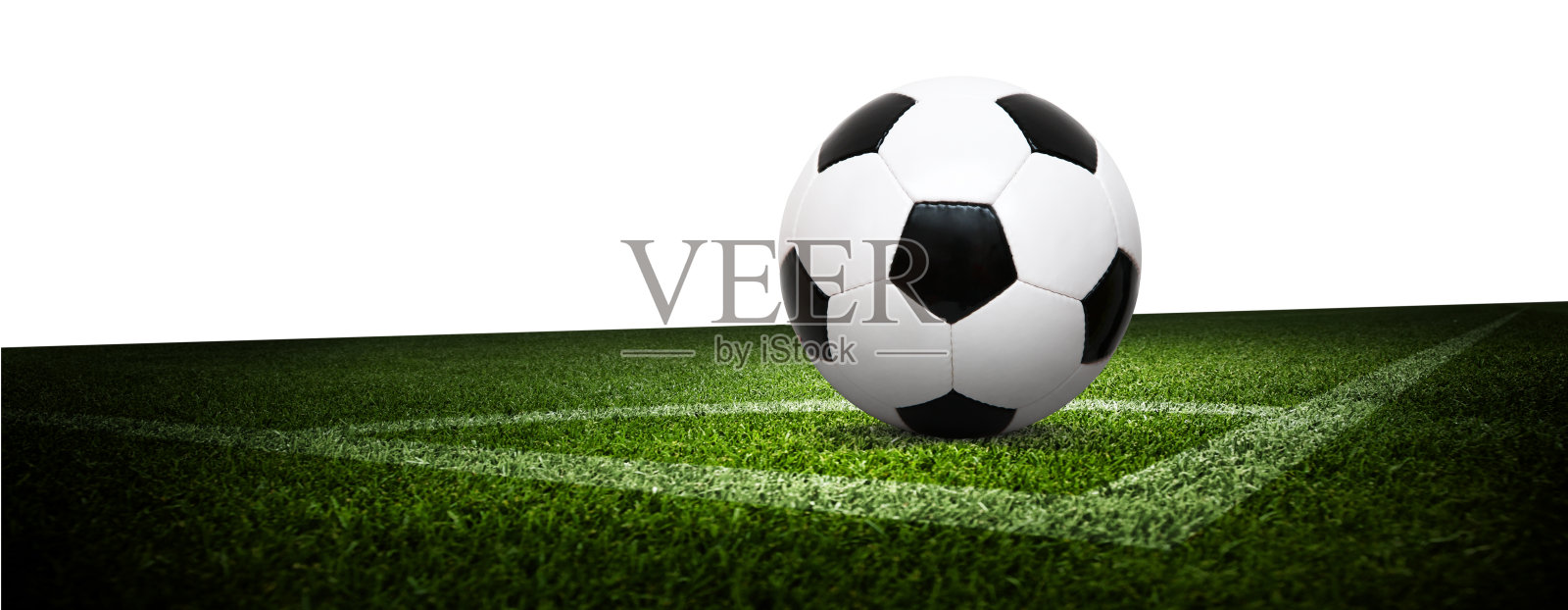 足球场的舞台上有天然的绿草照片摄影图片