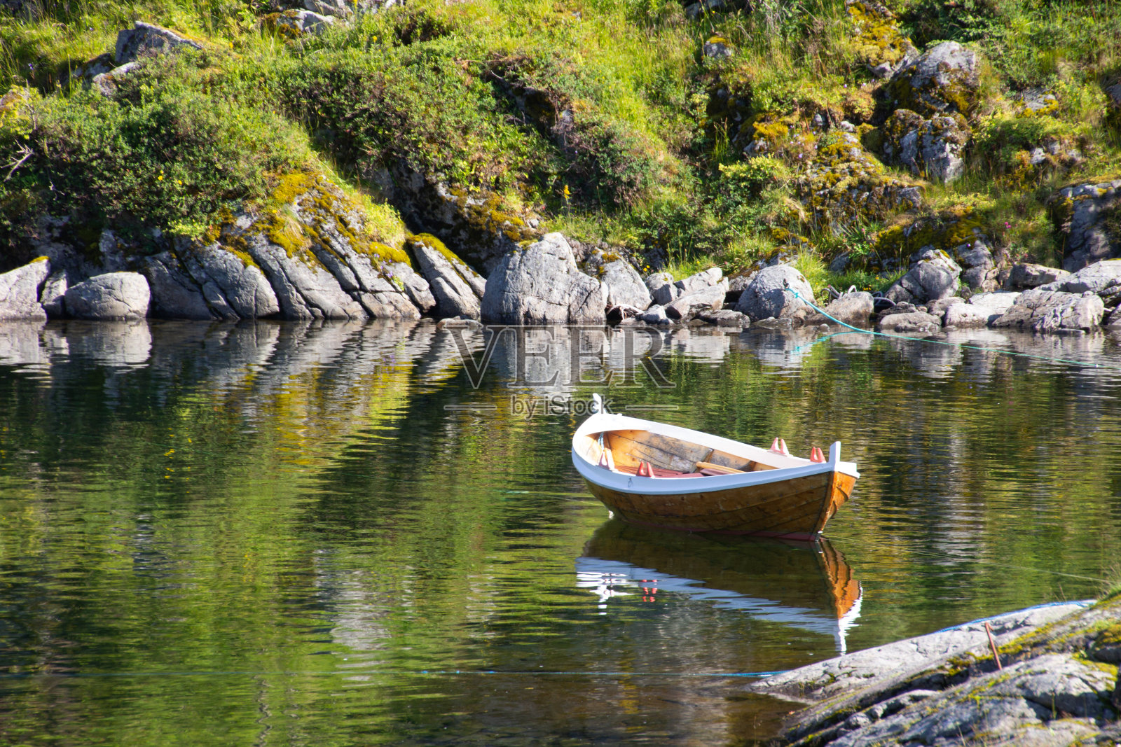 挪威罗浮敦岛的挪威式划艇照片摄影图片