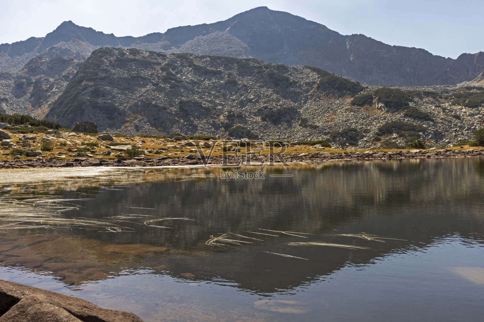 保加利亚皮林山蛙湖景观照片摄影图片
