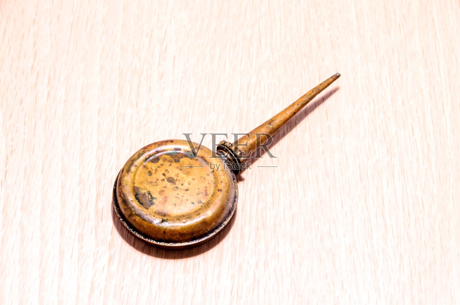 老式风化油罐照片摄影图片