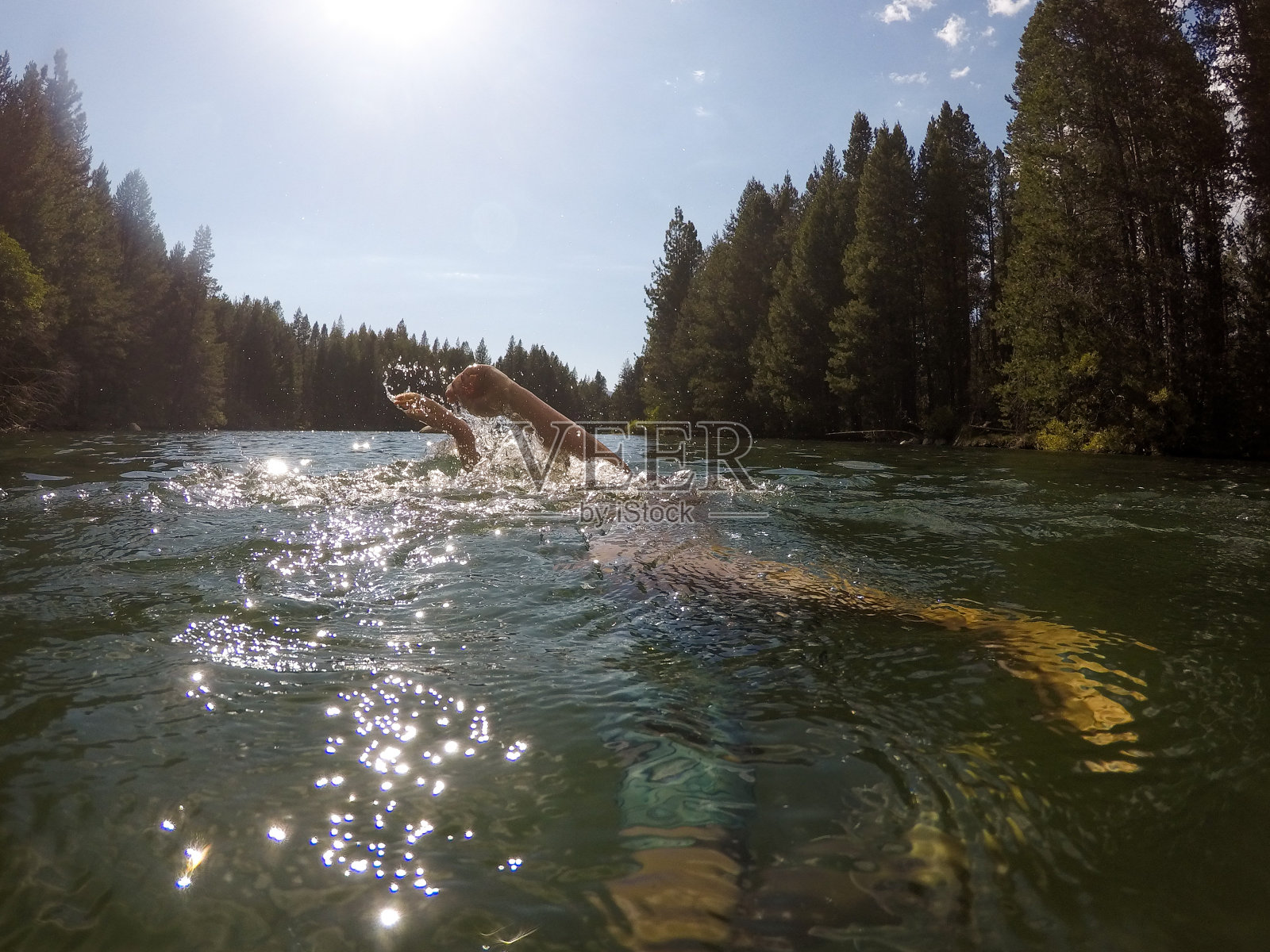 唐纳湖上的夏天照片摄影图片