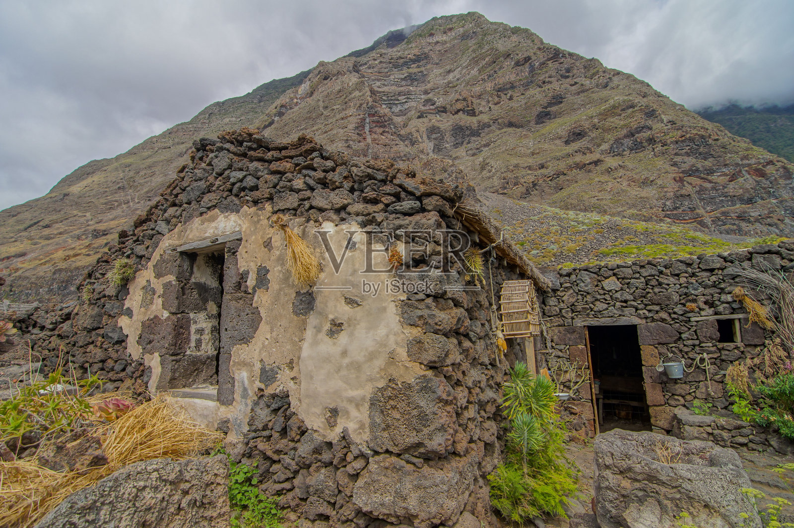 耶罗岛的废弃房屋照片摄影图片