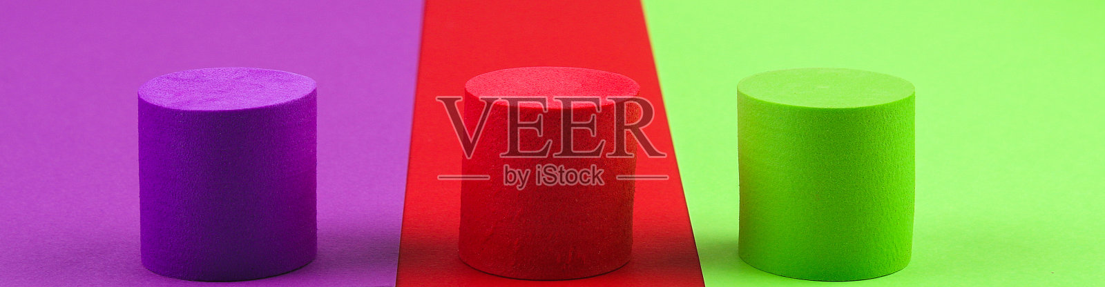 彩色纸在几何。色彩鲜艳的纸纹理背景。潮流色彩，几何纸背景。彩色软纸背景。照片摄影图片