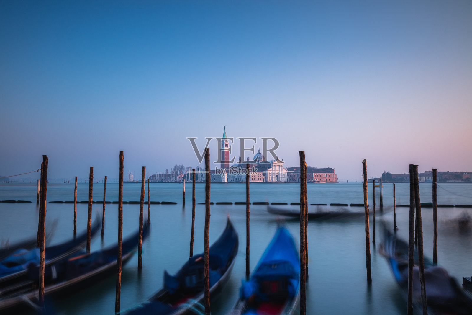 意大利威尼斯的贡多拉照片摄影图片