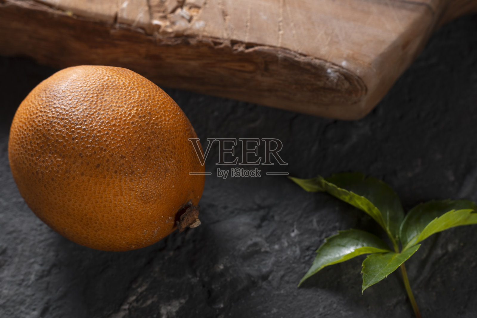 以石头为背景的健康饮食理念照片摄影图片