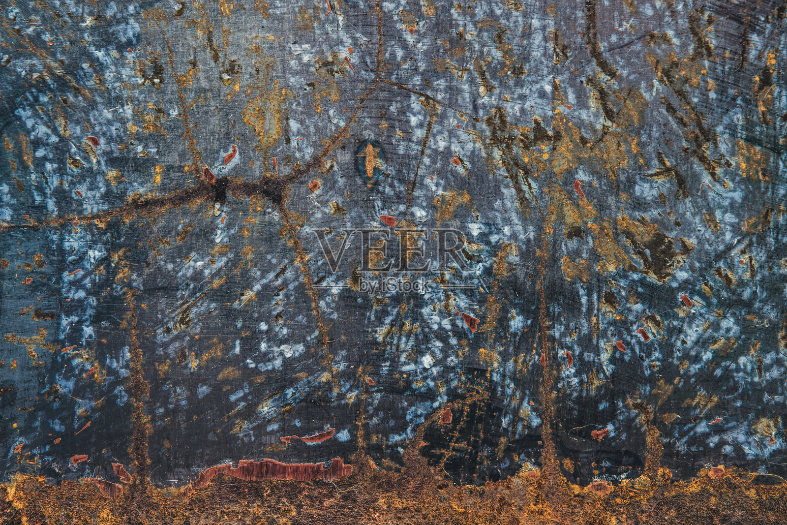 粗糙的灰色钢板的纹理，有生锈的痕迹照片摄影图片