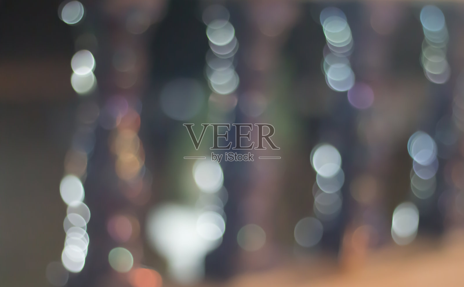 散焦城市夜晚过滤散焦抽象背景。照片摄影图片