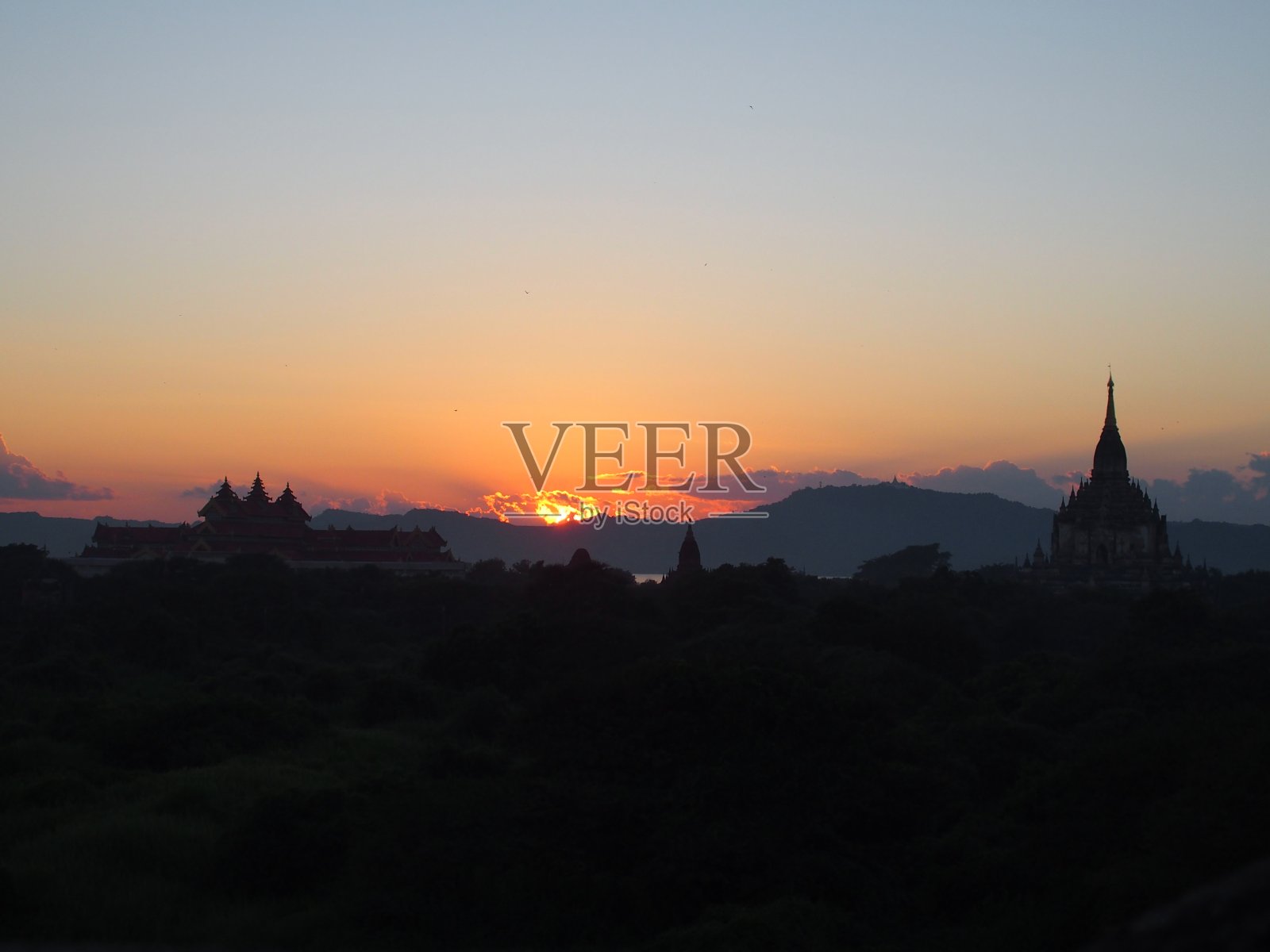 蒲甘神庙的日落照片摄影图片