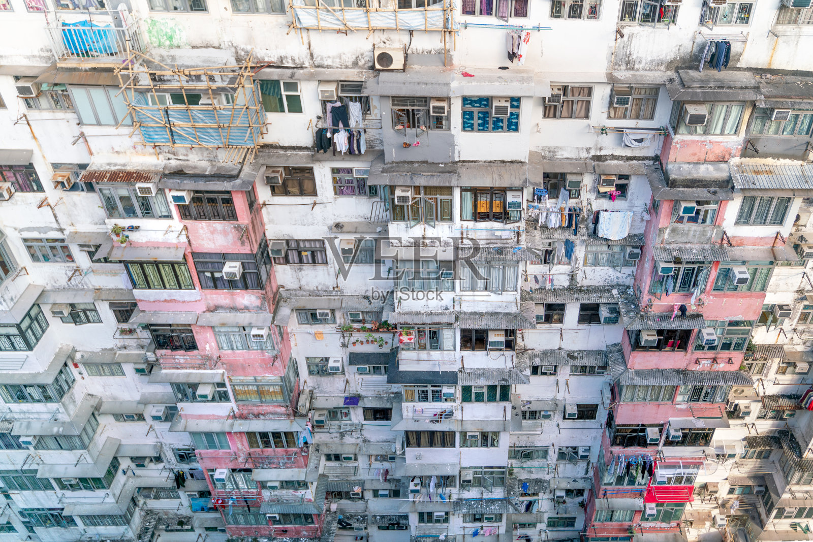 最受游客欢迎的地方叫香港太古附近的山公馆。拥挤的老式复古建筑照片摄影图片