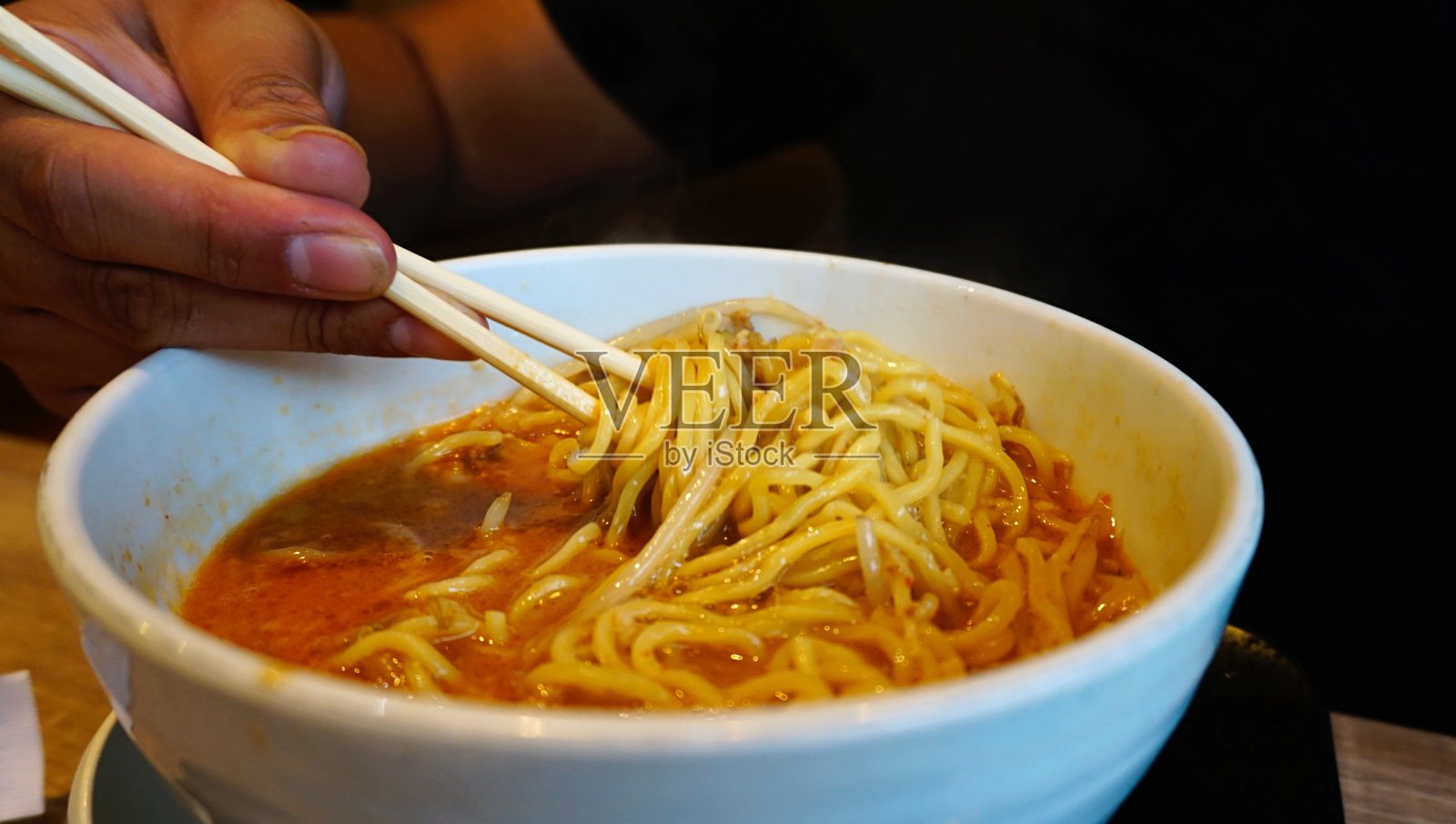 拉面爱好者照片摄影图片