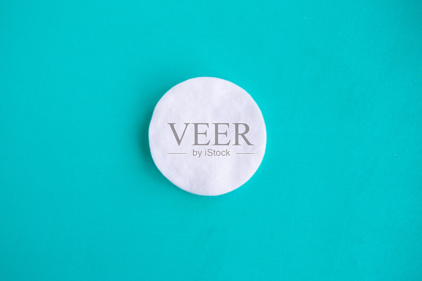 棉海绵上的绿色薄荷背景，俯视图照片摄影图片