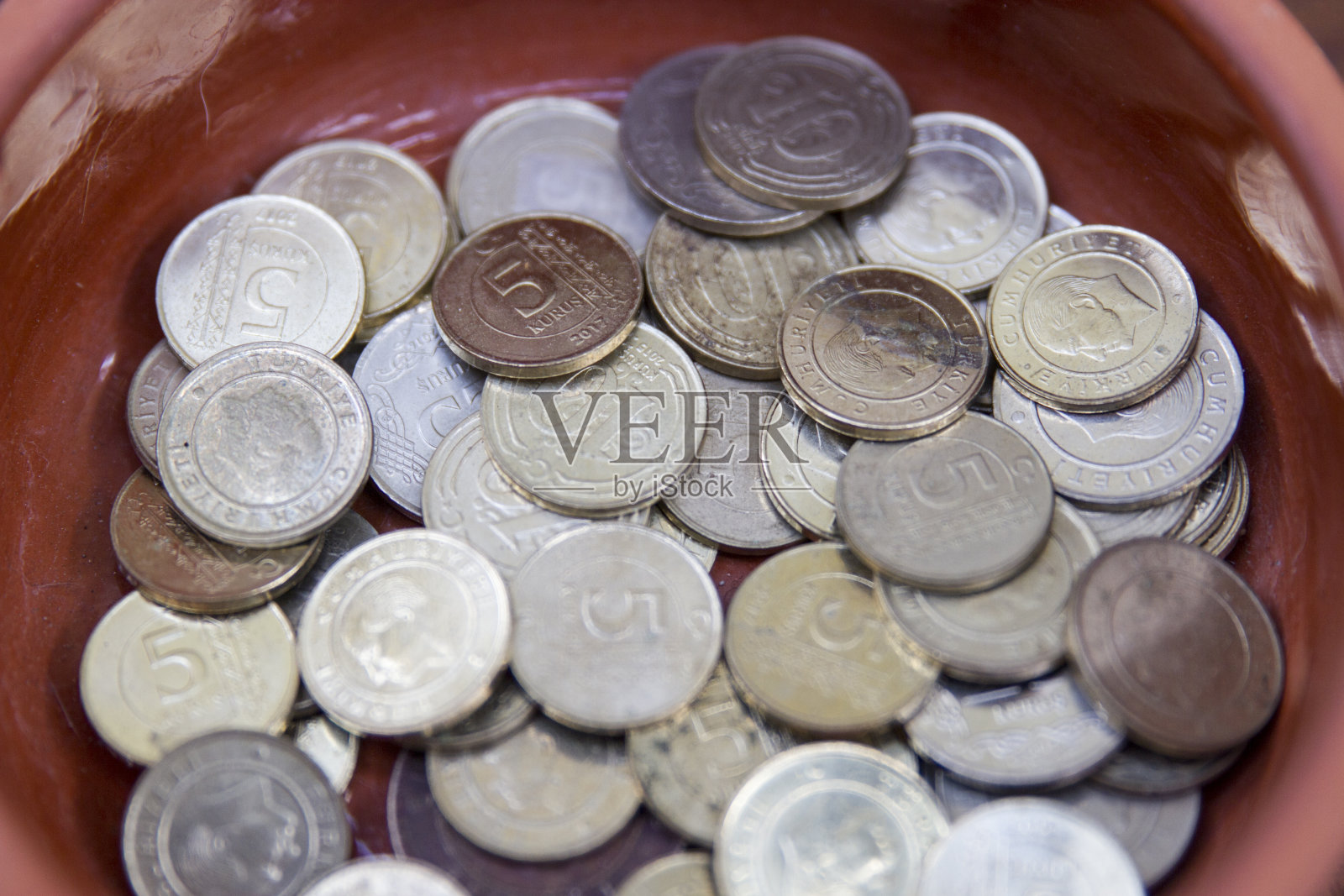 充币陶瓷碗照片摄影图片