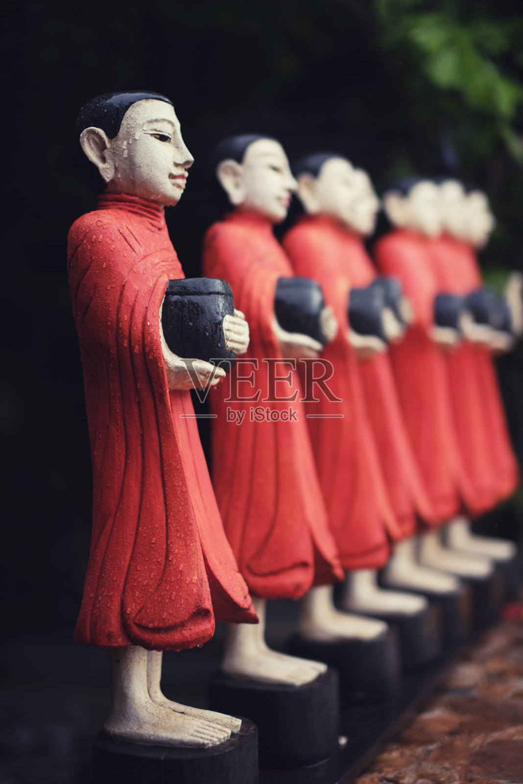 木制佛像照片摄影图片