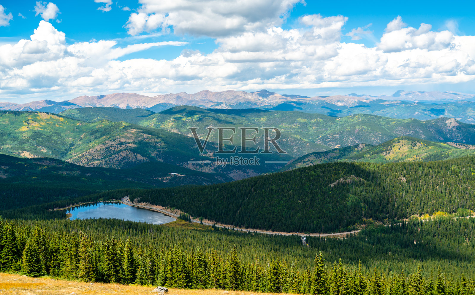 落基山脉的夏天照片摄影图片