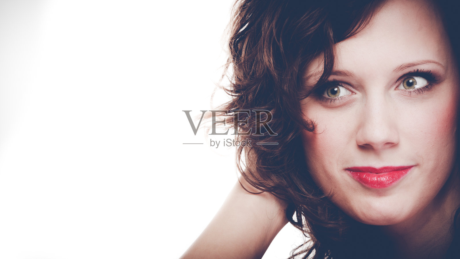 化妆的年轻女子的肖像照片摄影图片