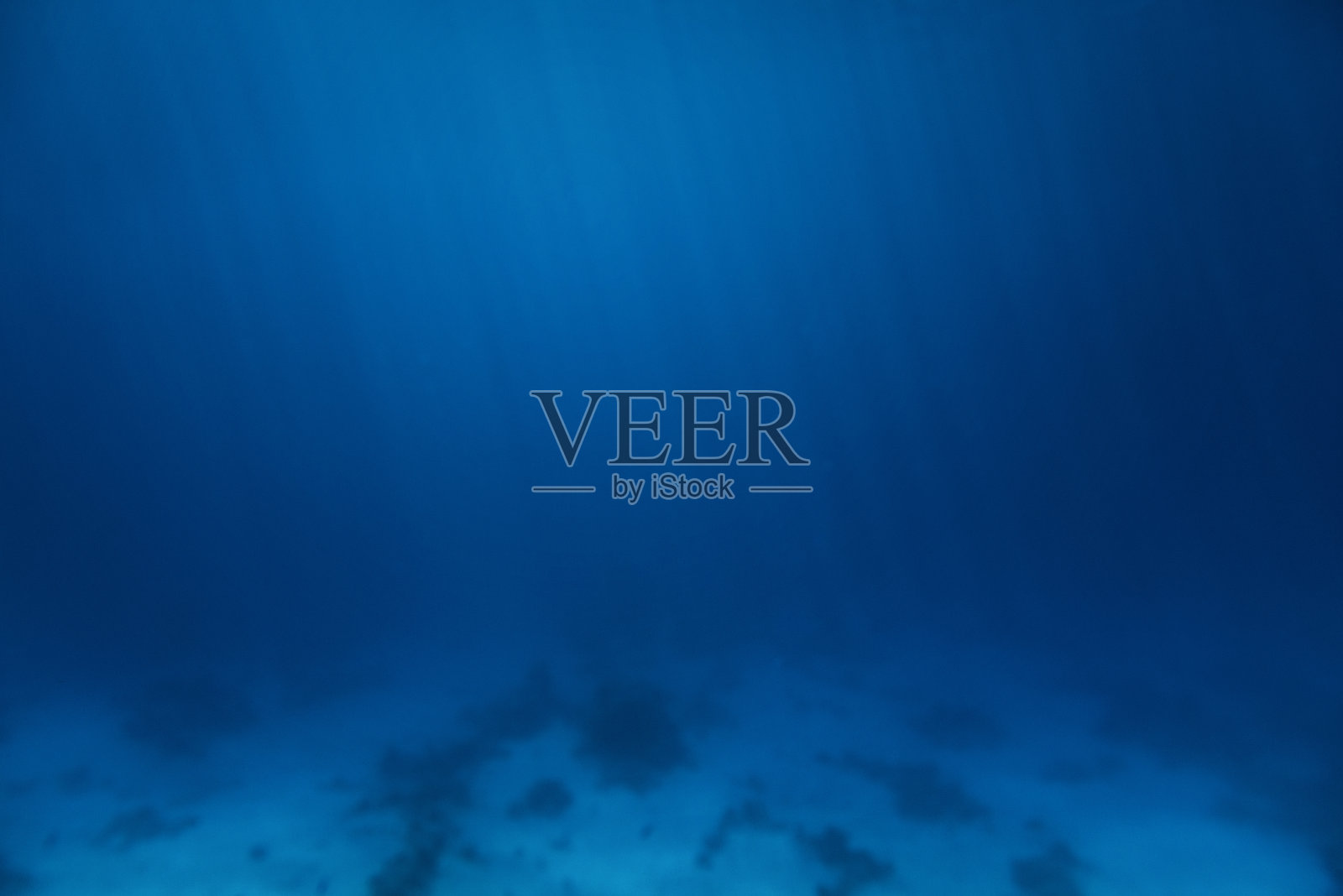 深蓝色海底水下背景照片摄影图片