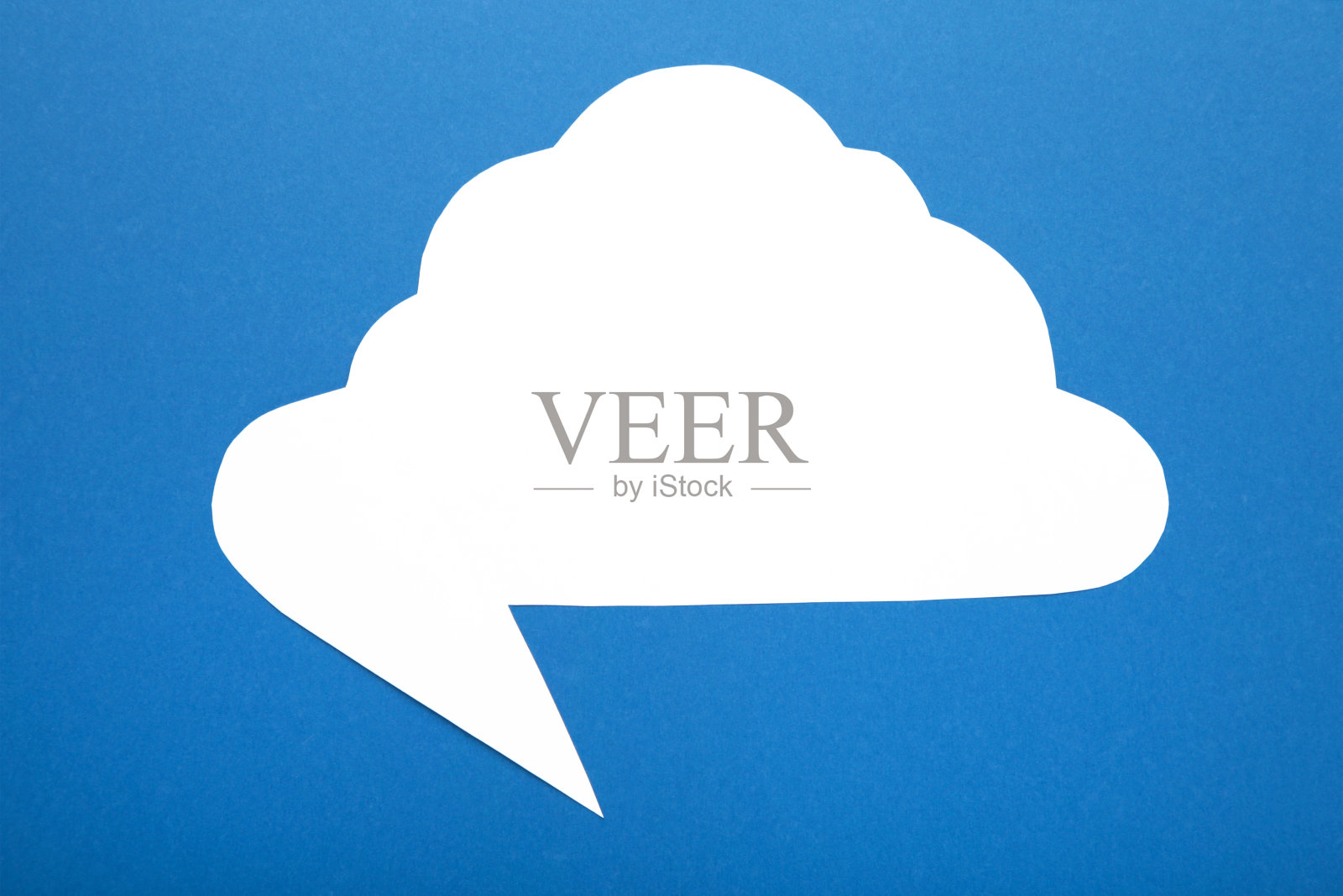 白色的语音泡泡在蓝色的背景照片摄影图片