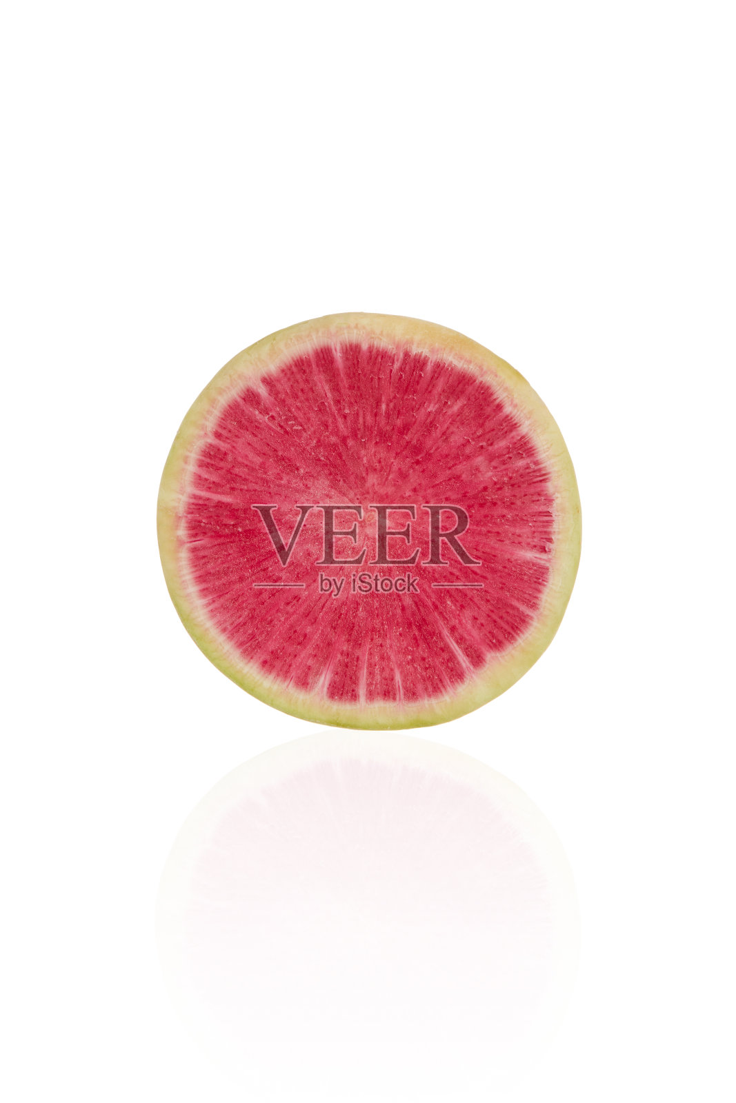 切片西瓜萝卜孤立在白色的背景上照片摄影图片