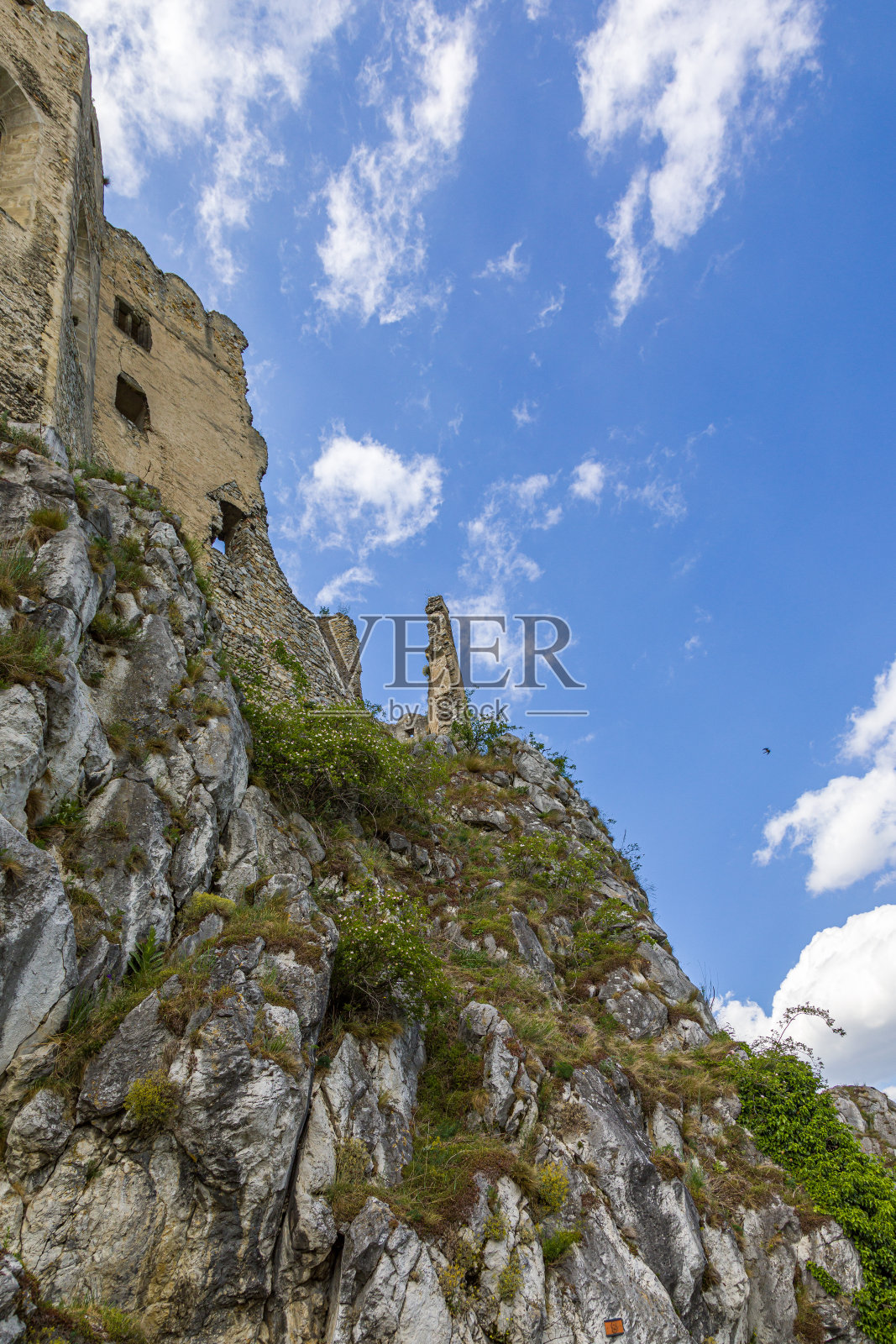 特伦钦附近的贝克夫城堡废墟照片摄影图片