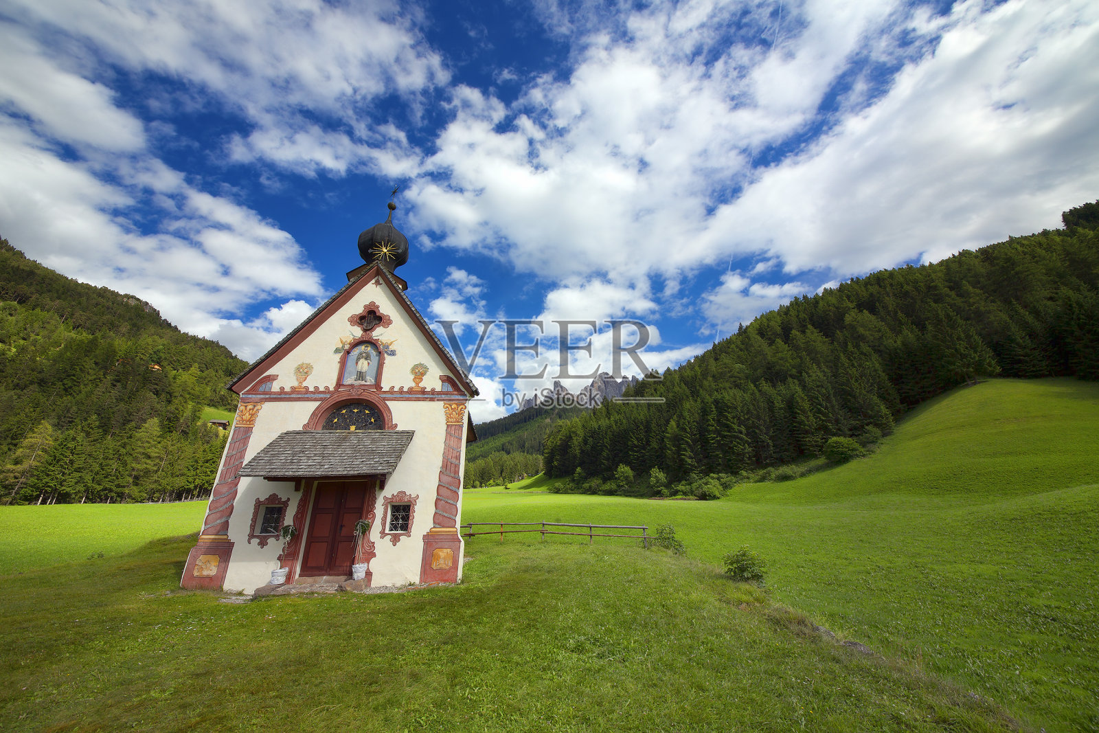 在拉内，瓦尔在富内，多洛米人照片摄影图片