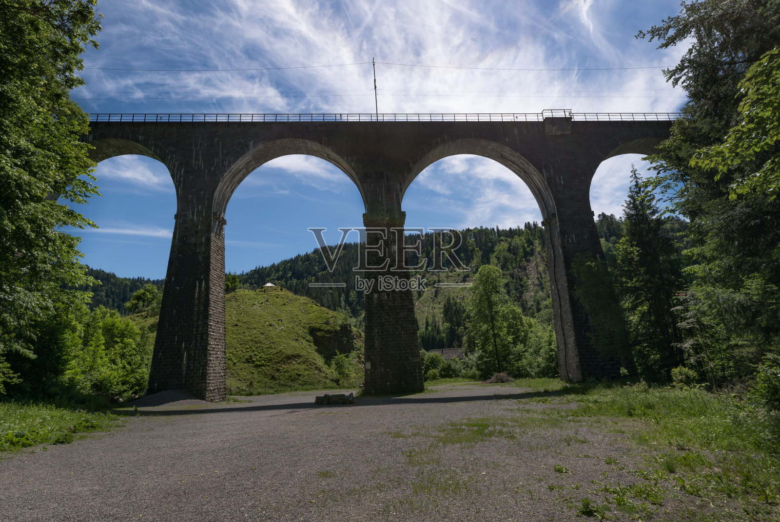 德国布雷诺的拉文纳峡谷高架桥照片摄影图片
