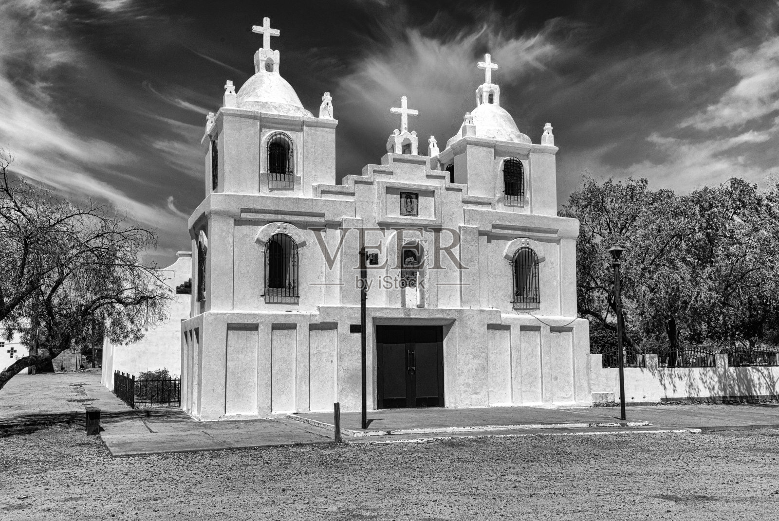 瓜达卢佩教堂的圣母照片摄影图片