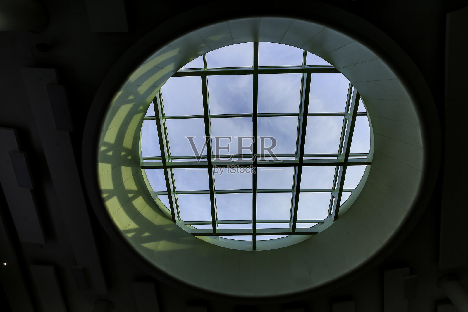 建筑玻璃屋面照片摄影图片