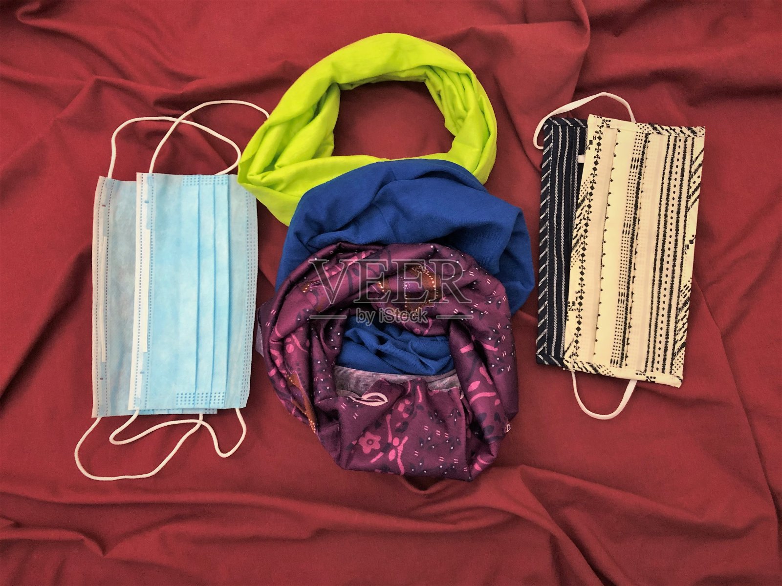 一次性口罩和三种头巾口罩个人防护口罩照片摄影图片