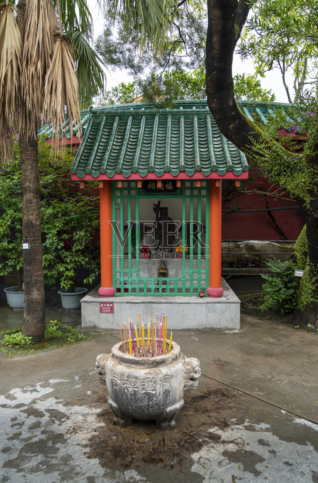 香港佛龛及香炉照片摄影图片