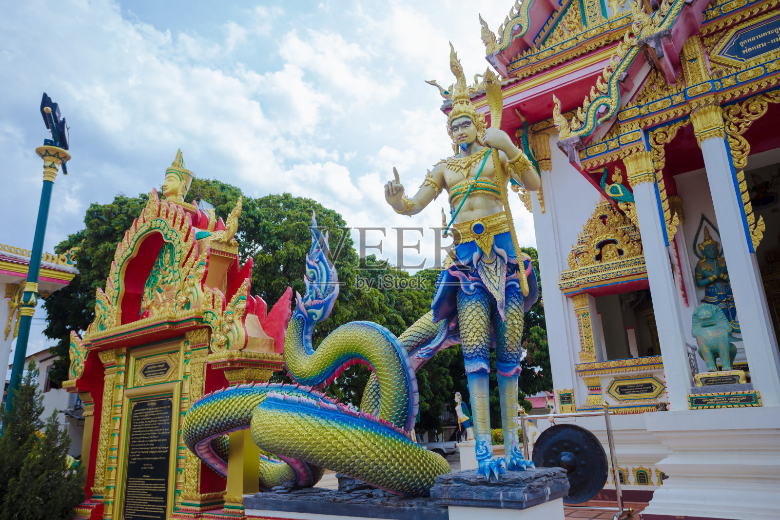 寺庙仰天俯视照片摄影图片