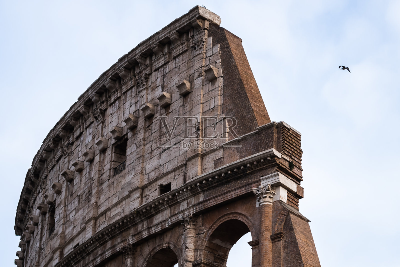 近距离观察在罗马著名的斗兽场遗址的巩固照片摄影图片