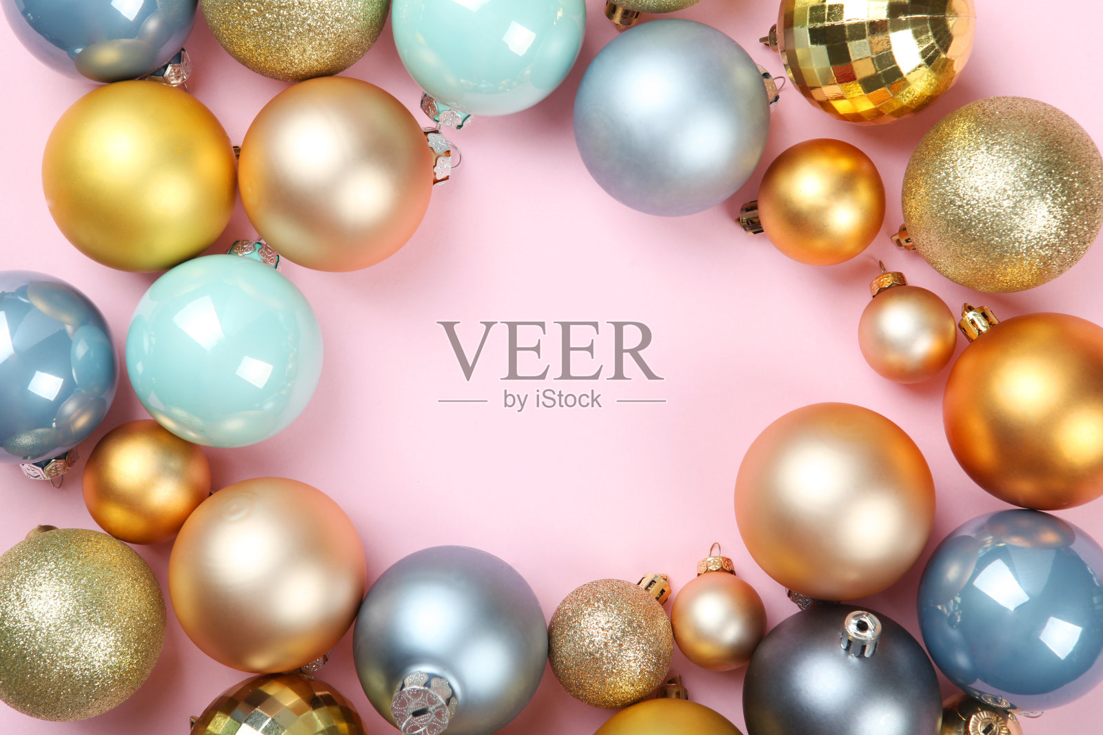 装饰圣诞球俯视图。插入文本的位置。照片摄影图片