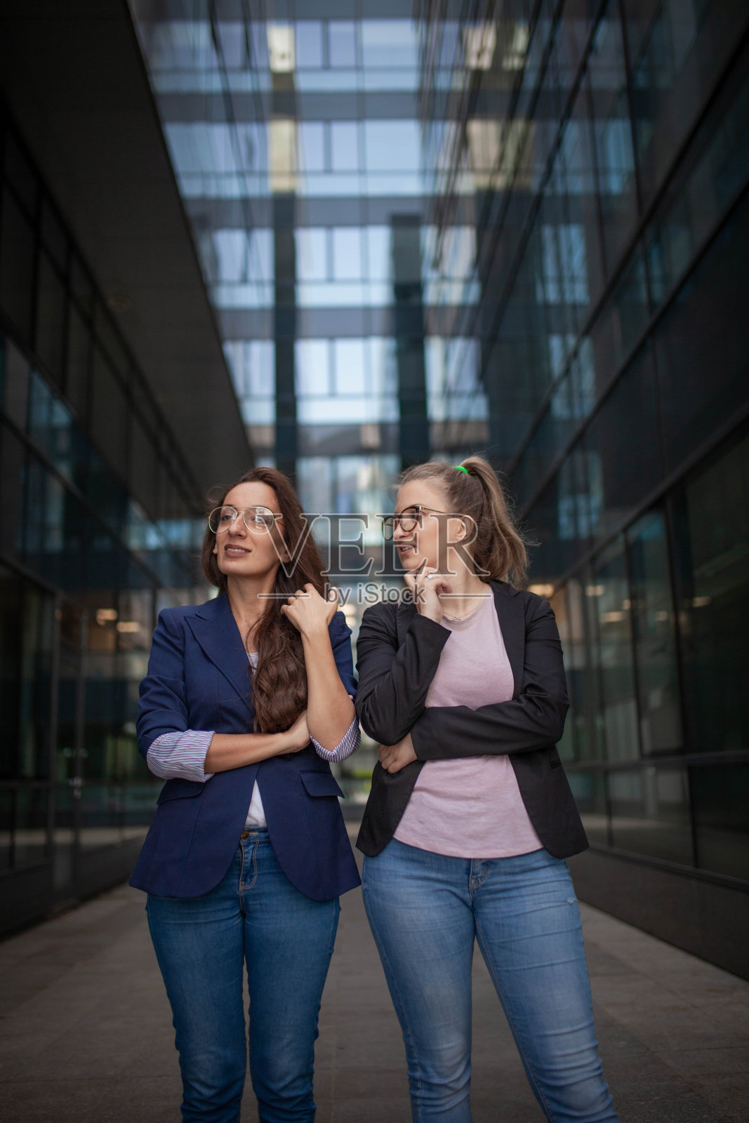 两个业务的女性照片摄影图片