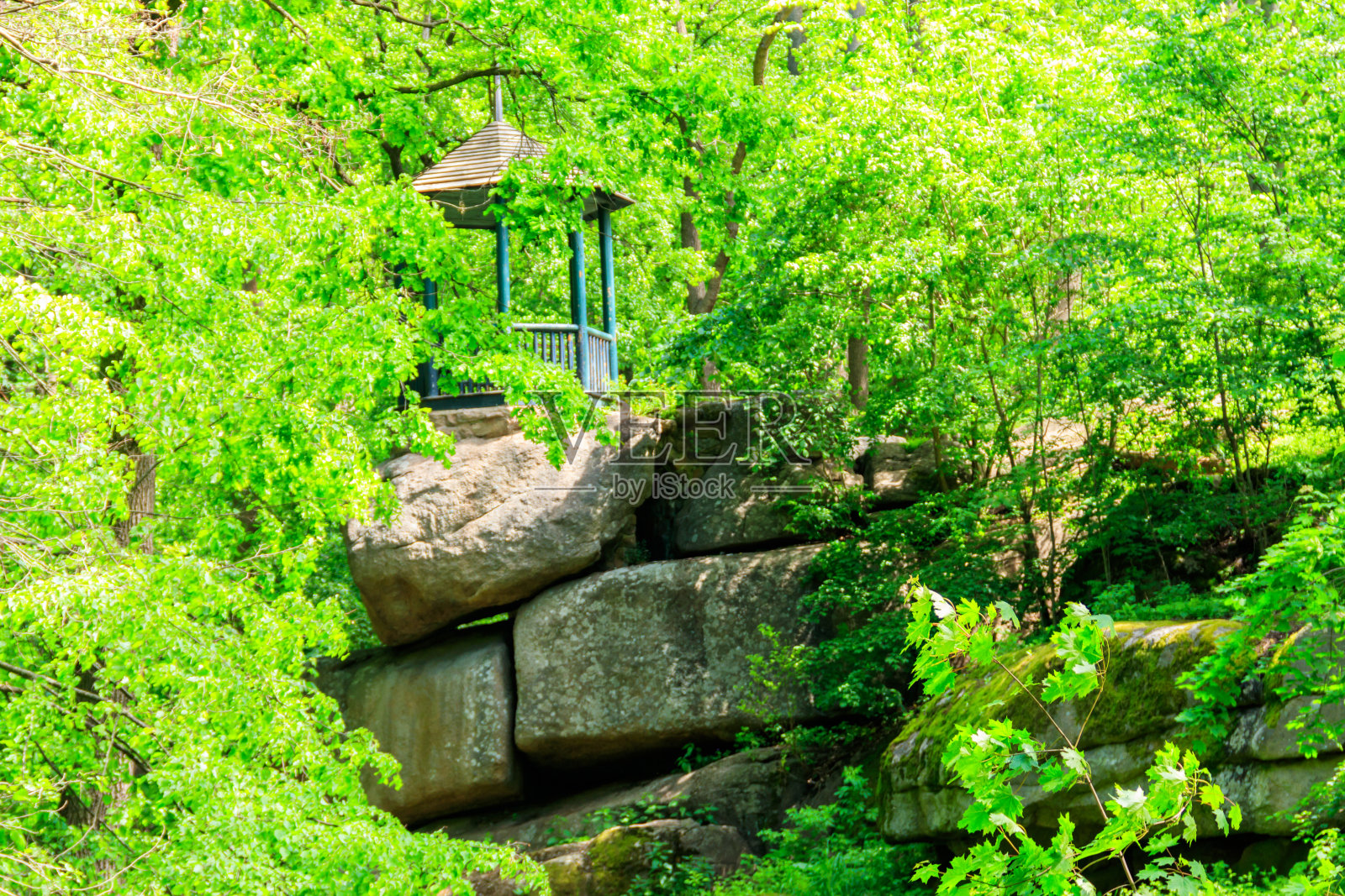 乌克兰乌曼Sofiyivka公园的塔佩斯克和凉亭照片摄影图片