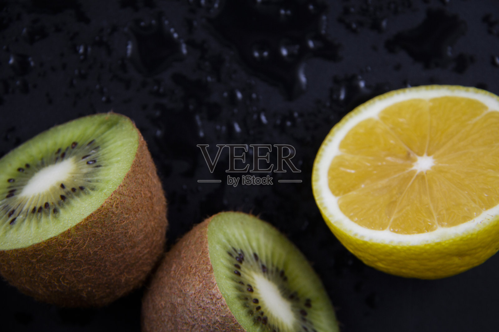 新鲜的橙子和绿色猕猴桃照片摄影图片