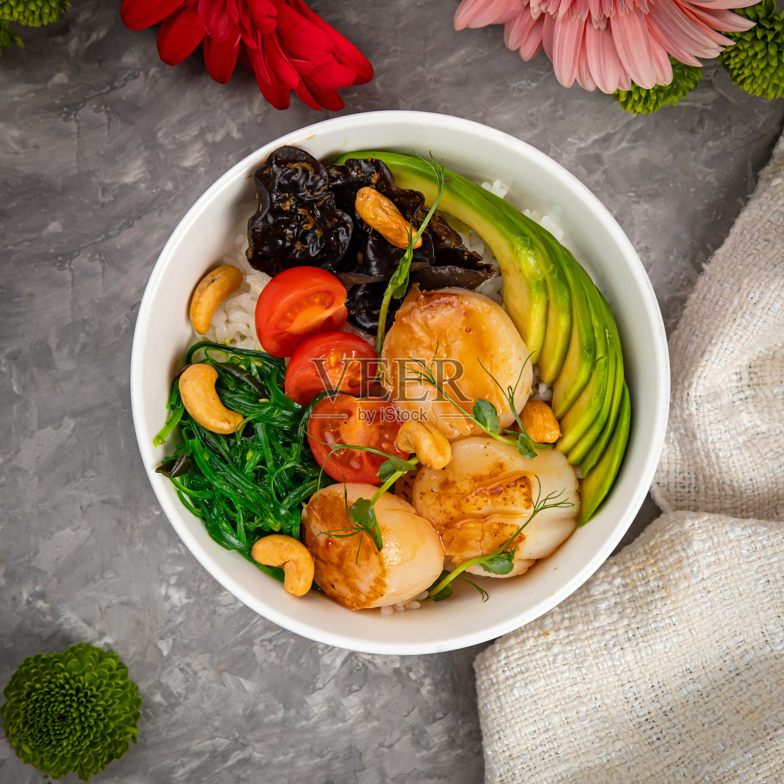 传统的夏威夷戳在灰色背景上照片摄影图片