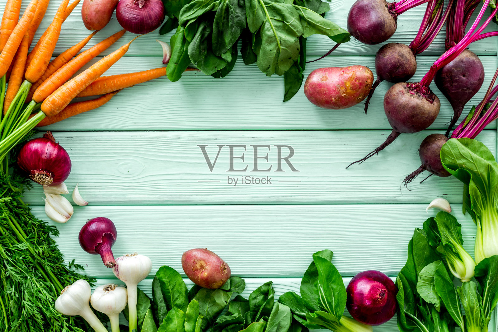 蔬菜收获与绿色顶部在绿色桌面视图框拷贝空间照片摄影图片