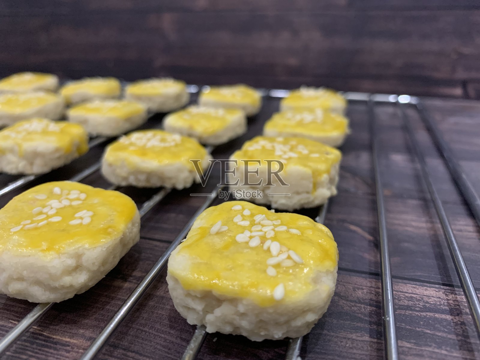 花生蛋糕或花生蛋糕，印尼特有的蛋糕照片摄影图片