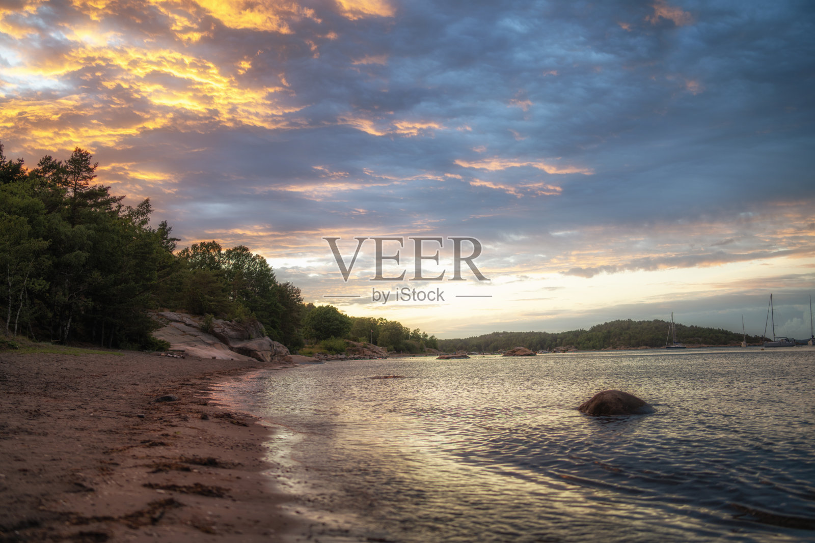 在挪威的斯堪的那维亚的桑德峡湾的奥斯特罗亚海岸照片摄影图片