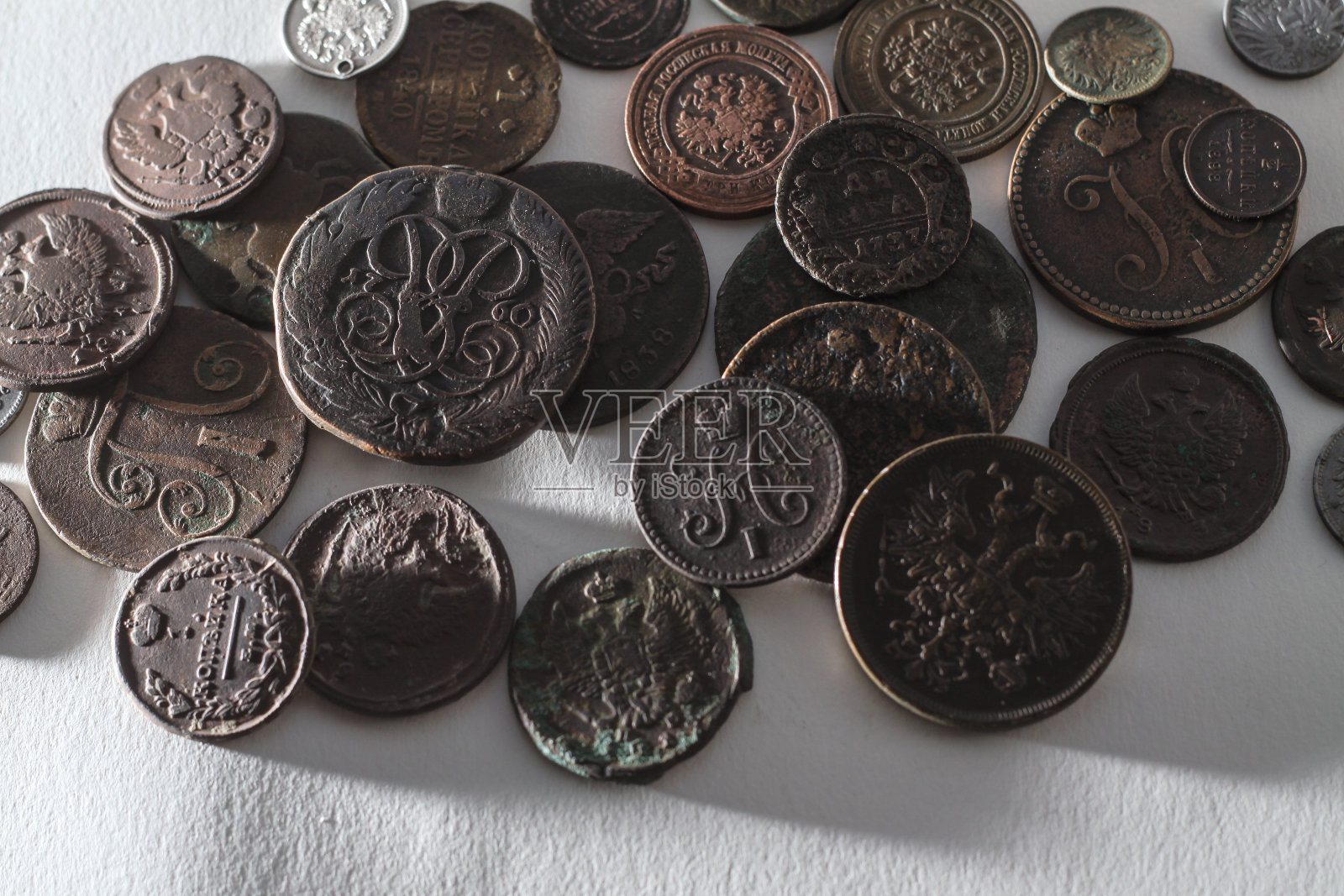俄国沙皇帝国的古钱币。收集背景在一个孤立的背景!旧钱的钱币。设计素材照片照片摄影图片