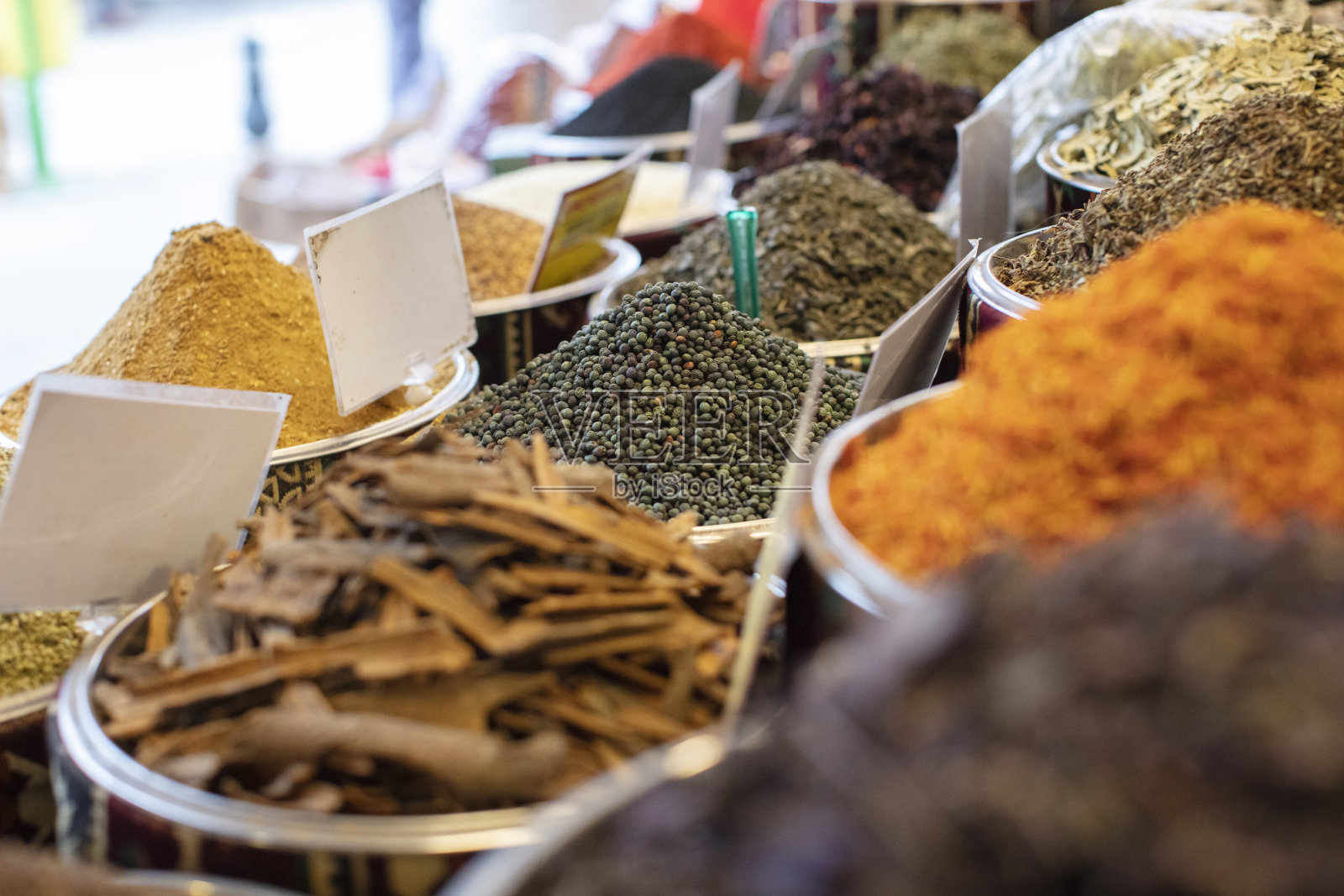 香料市场的一堆香料照片摄影图片