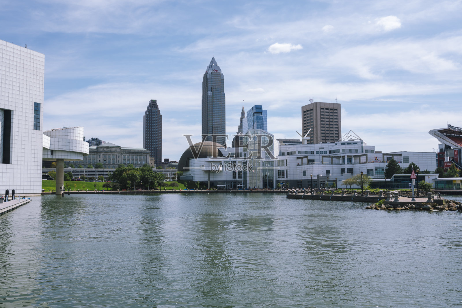 克利夫兰港市区天际线，俄亥俄州照片摄影图片