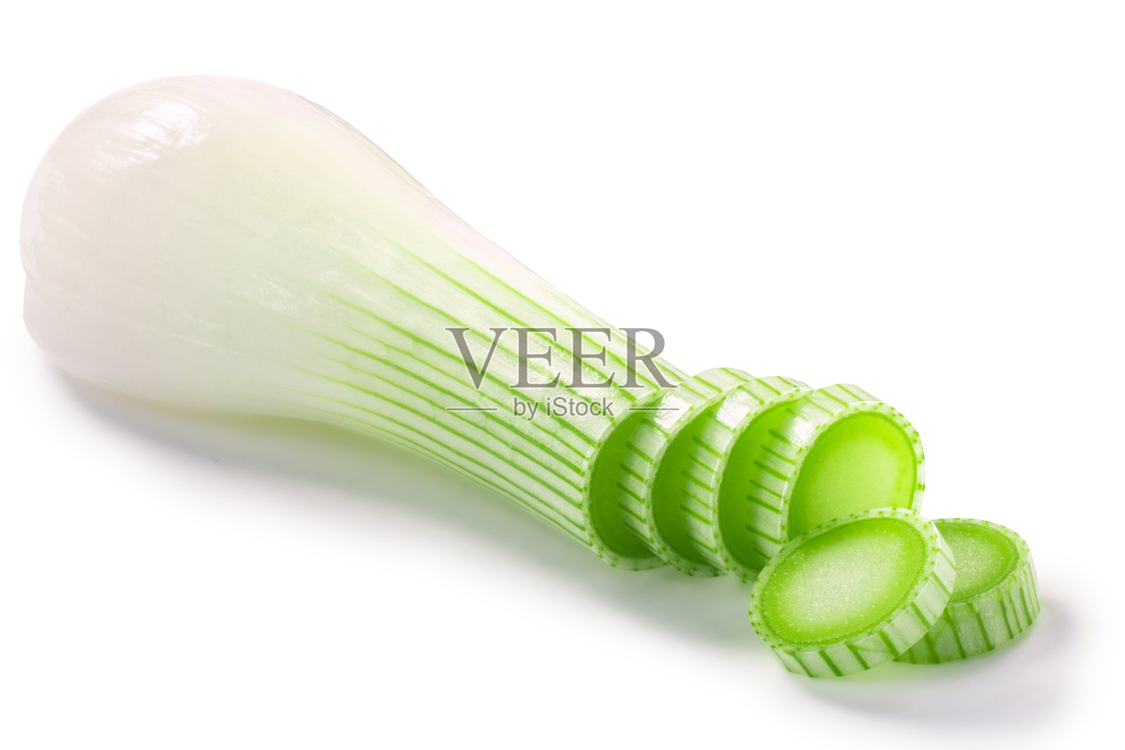 青葱切成环孤立w剪路径照片摄影图片