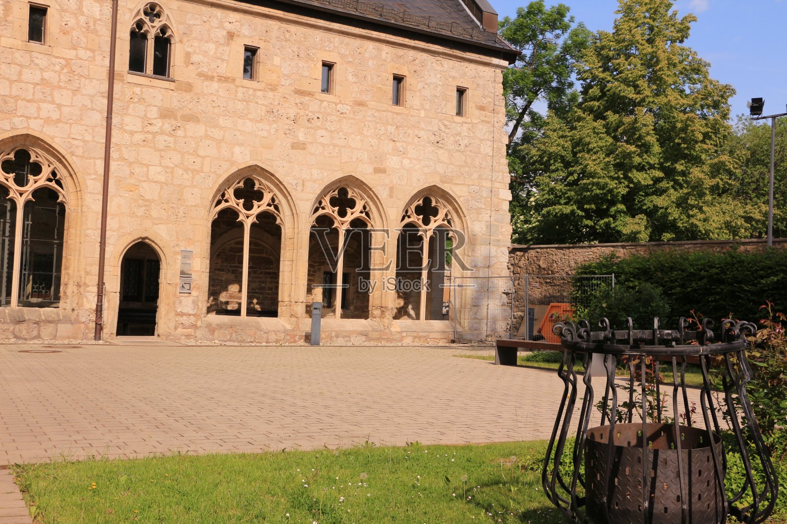 诺德豪森中心的“海利根克罗伊茨Domzum Heiligen Kreuz”的详细视图照片摄影图片